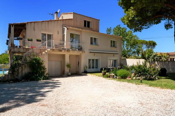 Maison Bouc Bel Air 7 pièces 192 m² sur une parcelle de terrain de 1470 m²