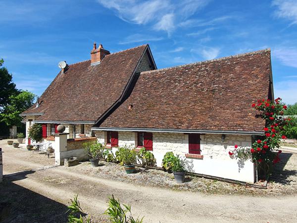 MAISON DE CARACTÈRE À VENDRE À SAINT AIGNAN