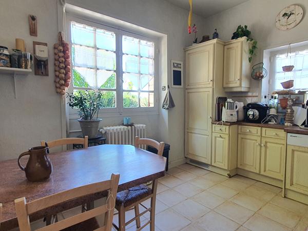 MAISON DE CARACTÈRE À VENDRE À SAINT AIGNAN