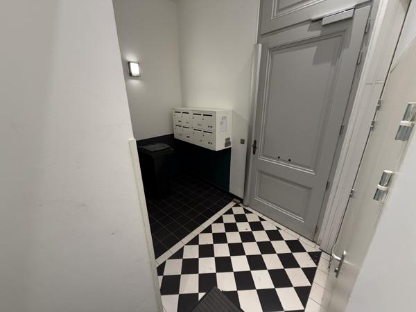 Studio rénové de 23 m² - BORDEAUX Saint Michel