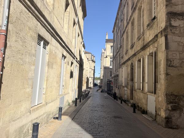 Studio rénové de 23 m² - BORDEAUX Saint Michel