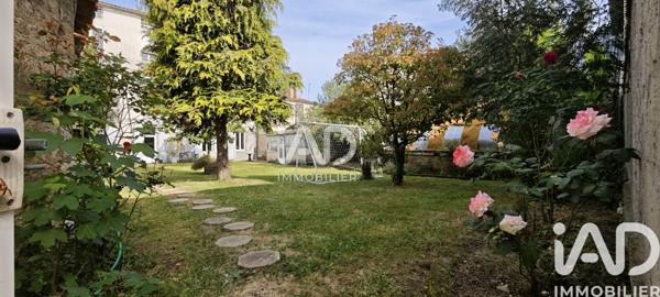 Maison à vendre 11 pièces 299 m² Fontenay-le-Comte