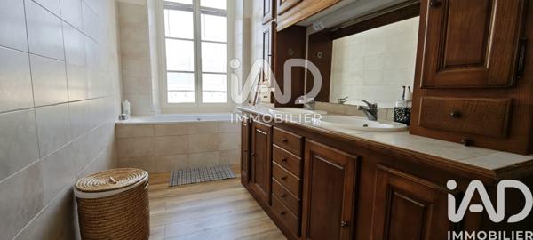 Maison à vendre 11 pièces 299 m² Fontenay-le-Comte