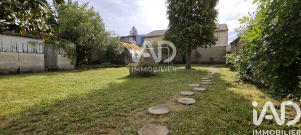 Maison à vendre 11 pièces 299 m² Fontenay-le-Comte