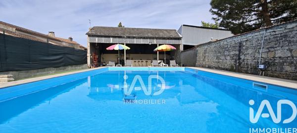Maison à vendre 11 pièces 299 m² Fontenay-le-Comte