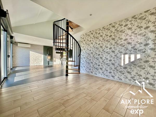 MAISON T5 TRAVERSANTE – 120 m² HABITABLES – PARCELLE 1650 m² AVEC PISCINE  et dépendance