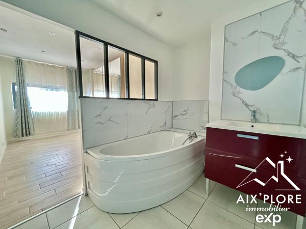 MAISON T5 TRAVERSANTE – 120 m² HABITABLES – PARCELLE 1650 m² AVEC PISCINE  et dépendance