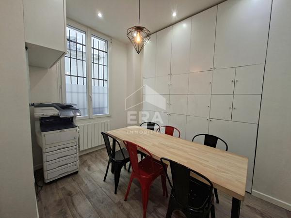 Local Commercial Paris 4 pièces 28.70 m2