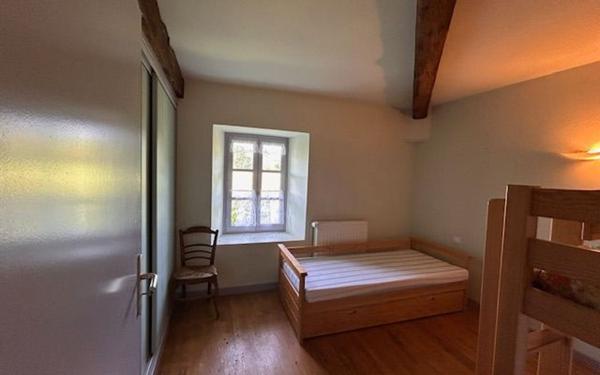 Maison à vendre    9 pièces •  Saint-Étienne-de-Saint-Geoirs