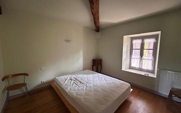 Maison à vendre    9 pièces •  Saint-Étienne-de-Saint-Geoirs