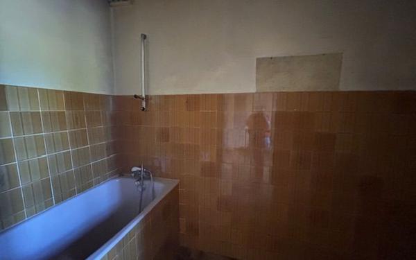 Maison à vendre    9 pièces •  Saint-Étienne-de-Saint-Geoirs