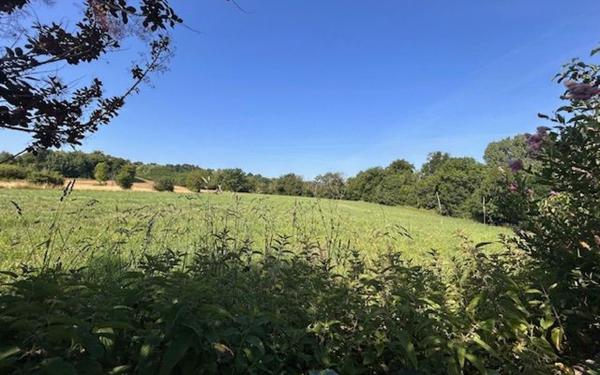 Maison à vendre    9 pièces •  Saint-Étienne-de-Saint-Geoirs