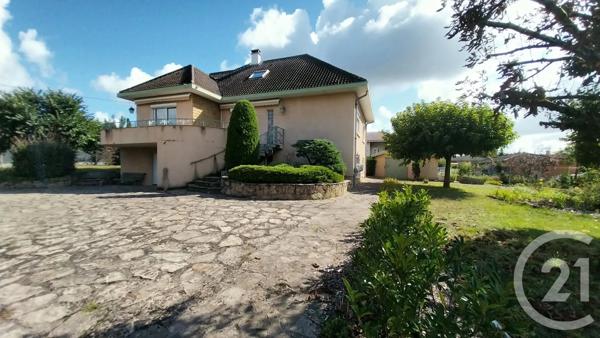 Maison à vendre  8 pièces - 200 m 2   MONTMERLE SUR SAONE  - 01