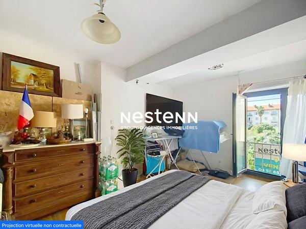 GOLFE JUAN - 55 M2 - CENTRE VILLE - TRAVERSANT - SUD -1 MIN DE LA MER