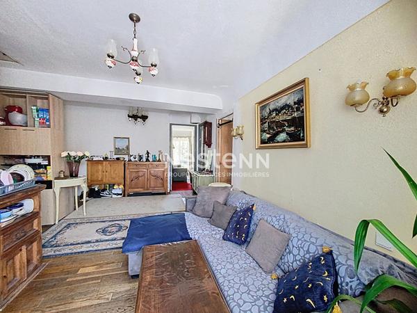 GOLFE JUAN - 55 M2 - CENTRE VILLE - TRAVERSANT - SUD -1 MIN DE LA MER