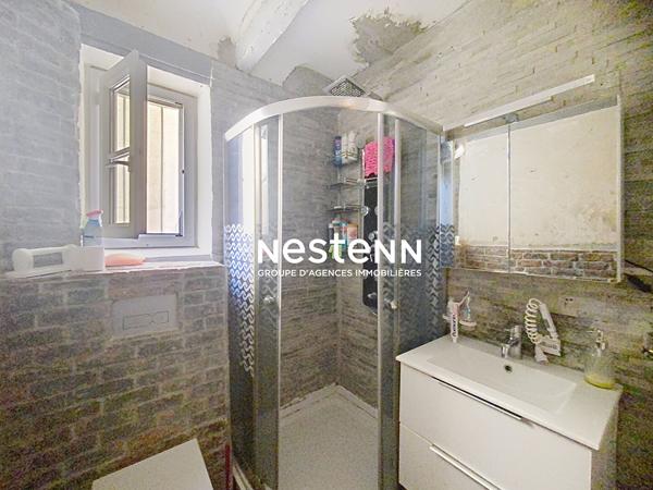 GOLFE JUAN - 55 M2 - CENTRE VILLE - TRAVERSANT - SUD -1 MIN DE LA MER