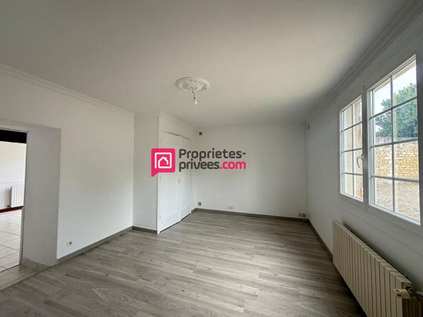 Maison Proche Chinon 5 pièce(s) 142 m2 , dépendances , 910m2 de terrain