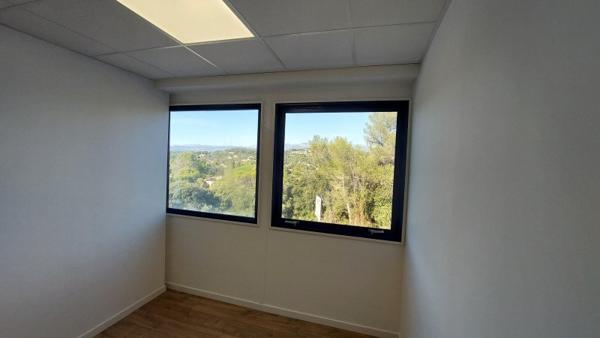 Location / Bureaux à Le Cannet (06110)