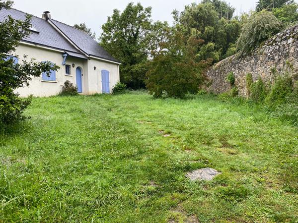 NANTES/PROCE PARCELLE DE 1000 m2 AVEC UNE MAISON 4 CHAMBRES/SOUS SOL POUR VOITURES