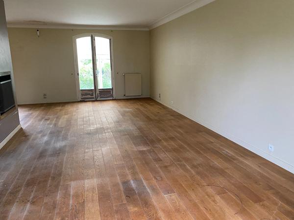 NANTES/PROCE PARCELLE DE 1000 m2 AVEC UNE MAISON 4 CHAMBRES/SOUS SOL POUR VOITURES