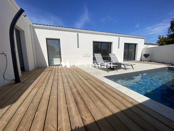 MAISON/ VILLA CONTEMPORAINE AVEC PISCINE - CENTRE-VILLE DE VAUX SUR MER -