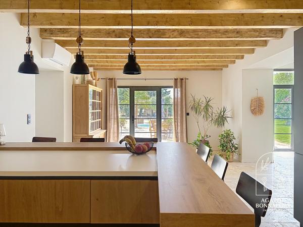 Mas Provençal d’Exception Entièrement Rénové – 1 Ha de Terrain, Piscine & Dépendance