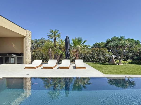 Maison à vendre  4 pièces - 151 m2 LECCI - 201