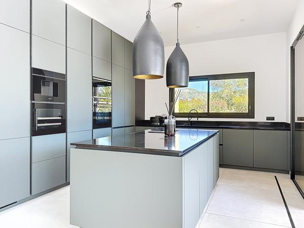 Maison à vendre  4 pièces - 151 m2 LECCI - 201