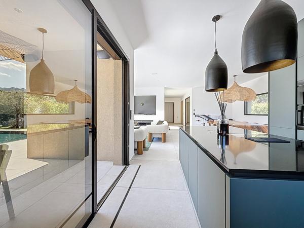 Maison à vendre  4 pièces - 151 m2 LECCI - 201