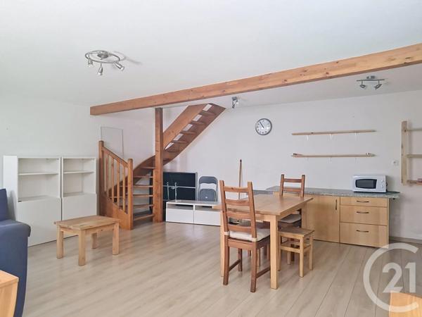 Appartement F3 à vendre  3 pièces - 69,77 m 2   RIOM  - 63