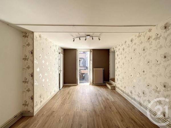Appartement F3 à vendre  3 pièces - 69,77 m 2   RIOM  - 63