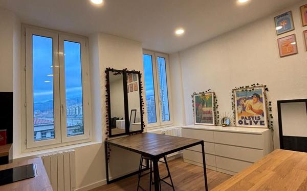 Appartement à louer    1 pièce • 30 m2 Toulon