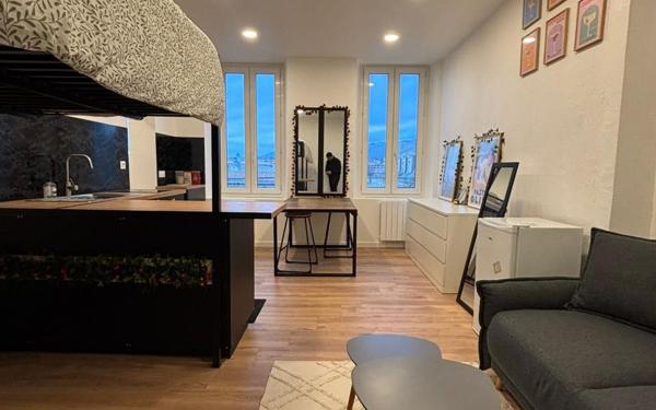 Appartement à louer    1 pièce • 30 m2 Toulon