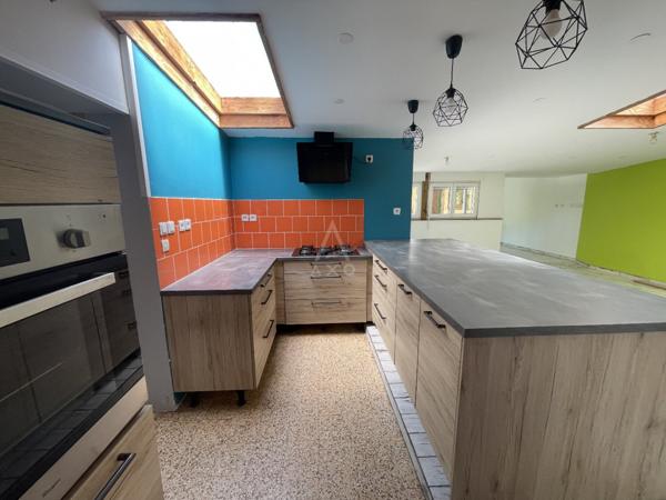 Maison de campagne de plain-pied avec terrain constructible de 2 000 m²