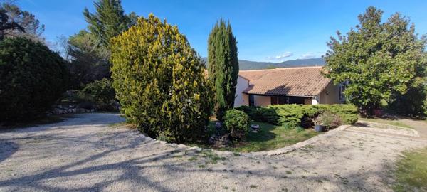Charmante Villa de Plain-Pied avec Vue sur le Luberon