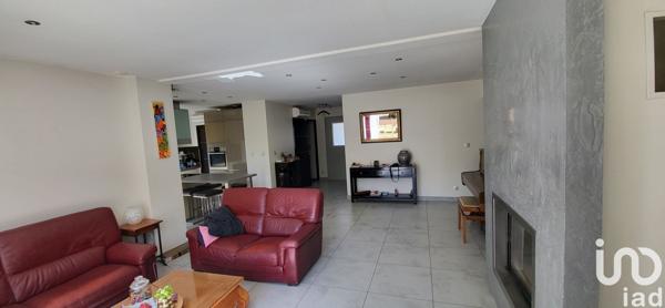 Maison 5 pièces de 116 m² à Saint-Genis-Laval (69230)