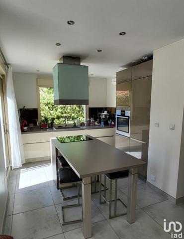 Maison 5 pièces de 116 m² à Saint-Genis-Laval (69230)