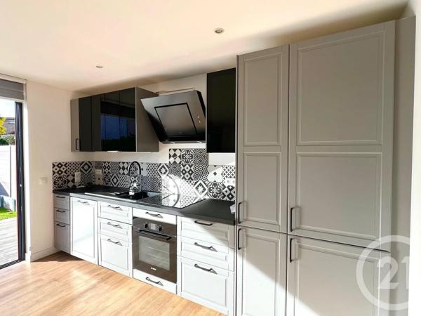 Maison à vendre  4 pièces - 84 m 2   LA LONDE LES MAURES  - 83