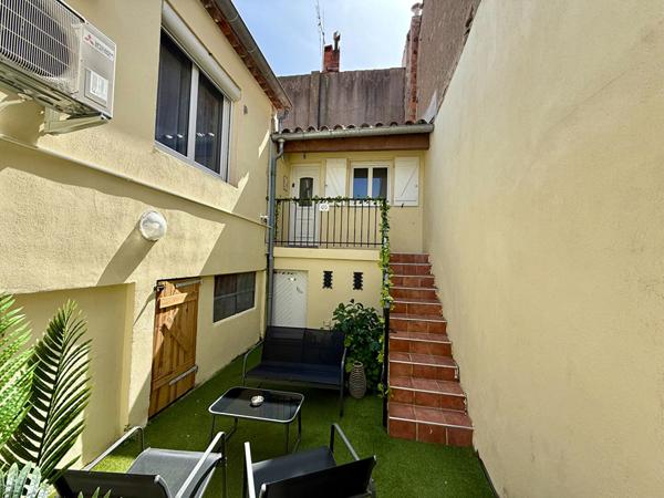 Carcassonne quartier des Capucins immeuble de rapport avec trois lots d'habitation caves cour et remise