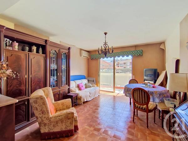 Appartement T3 à vendre  3 pièces - 72,20 m 2   ST RAPHAEL  - 83
