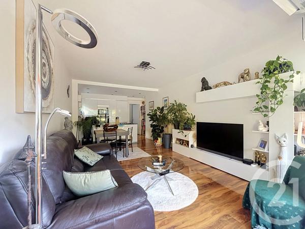 Appartement T3 à vendre  3 pièces - 72,20 m 2   ST RAPHAEL  - 83