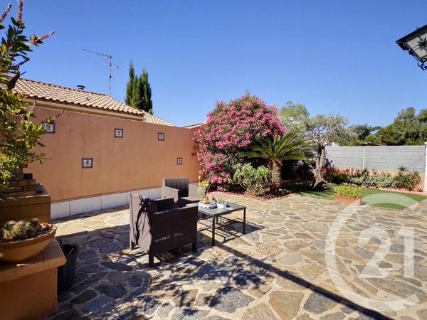 Maison à vendre  4 pièces - 84,10 m 2   LA LONDE LES MAURES  - 83