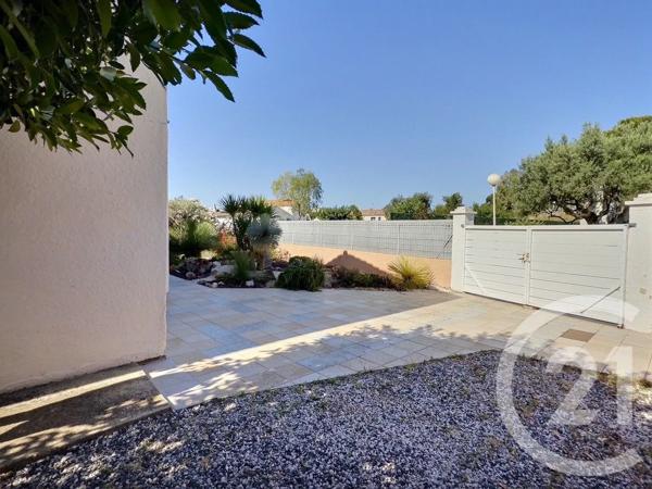 Maison à vendre  4 pièces - 84,10 m 2   LA LONDE LES MAURES  - 83