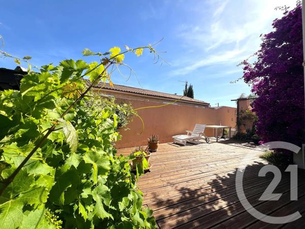 Maison à vendre  4 pièces - 84,10 m 2   LA LONDE LES MAURES  - 83