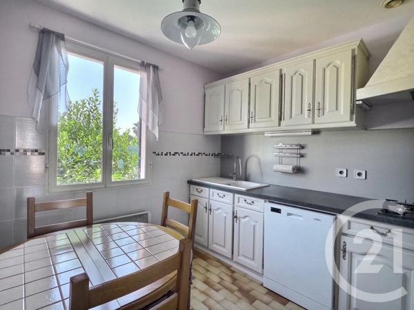 Maison à vendre  4 pièces - 84,10 m 2   LA LONDE LES MAURES  - 83