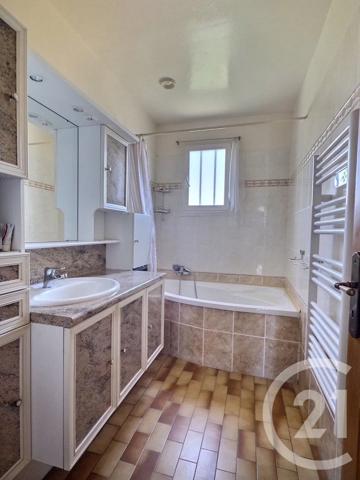 Maison à vendre  4 pièces - 84,10 m 2   LA LONDE LES MAURES  - 83