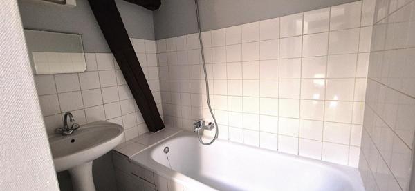 Appartement de charme au dernier étage – Centre-ville de Bourg-en-Bresse