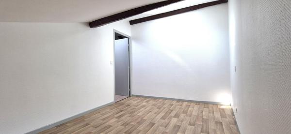 Appartement de charme au dernier étage – Centre-ville de Bourg-en-Bresse