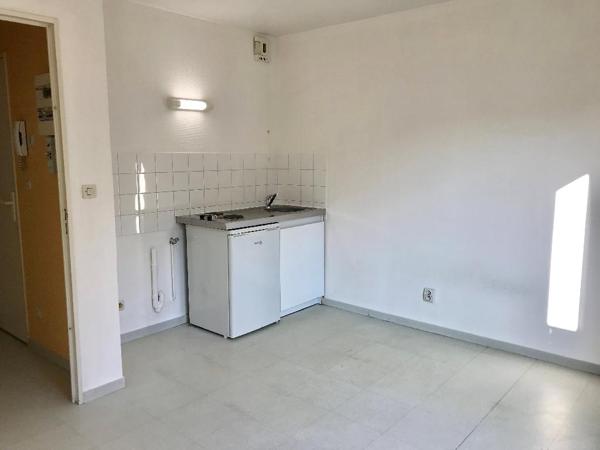 Appartement T1 NANTES Bourgeonnière - 18.29 m2  410 Euros