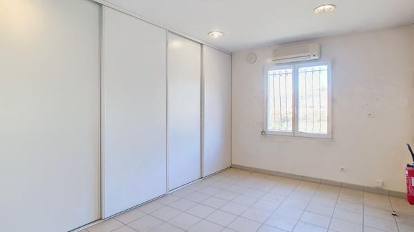 A vendre Local commercial 390 m2 à Clermont Dessous